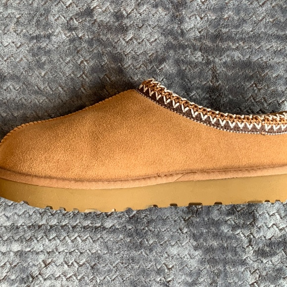 EUC Women’s UGG Tasman Chestnut In Box Size 10 - Picture 9 of 17